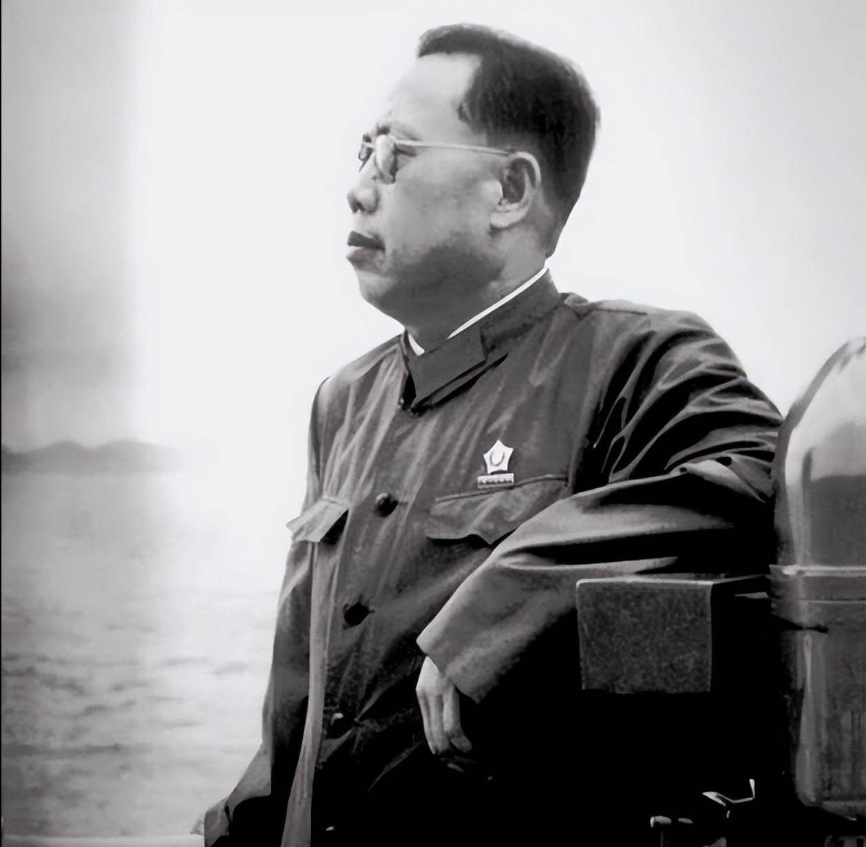 看完《大决战》后,李作鹏很失望:要是罗政委活着,这片子过不了_将军