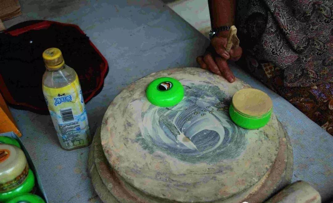 云南自由行8:通货膨胀,中国人在缅甸都是千万富翁_边民_通道_寺庙