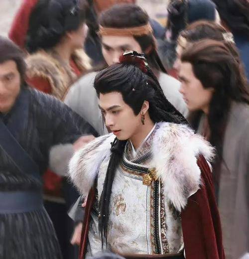 宋威龙被吐槽古装丑男,新剧《相思令》却帅出新高度,异域风吸睛_造型