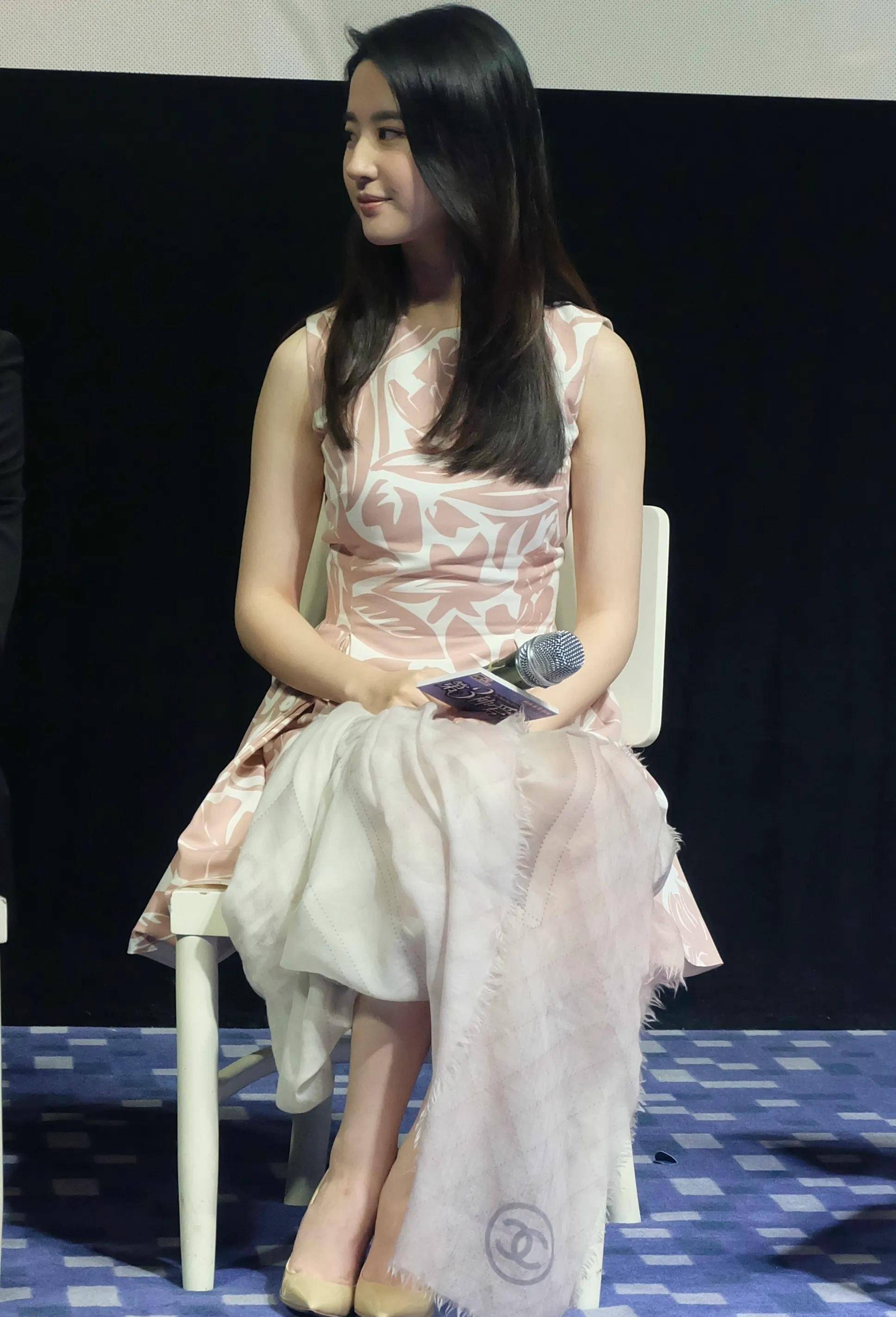 女神刘亦菲尖头细高跟鞋_感觉_上衣_粉色