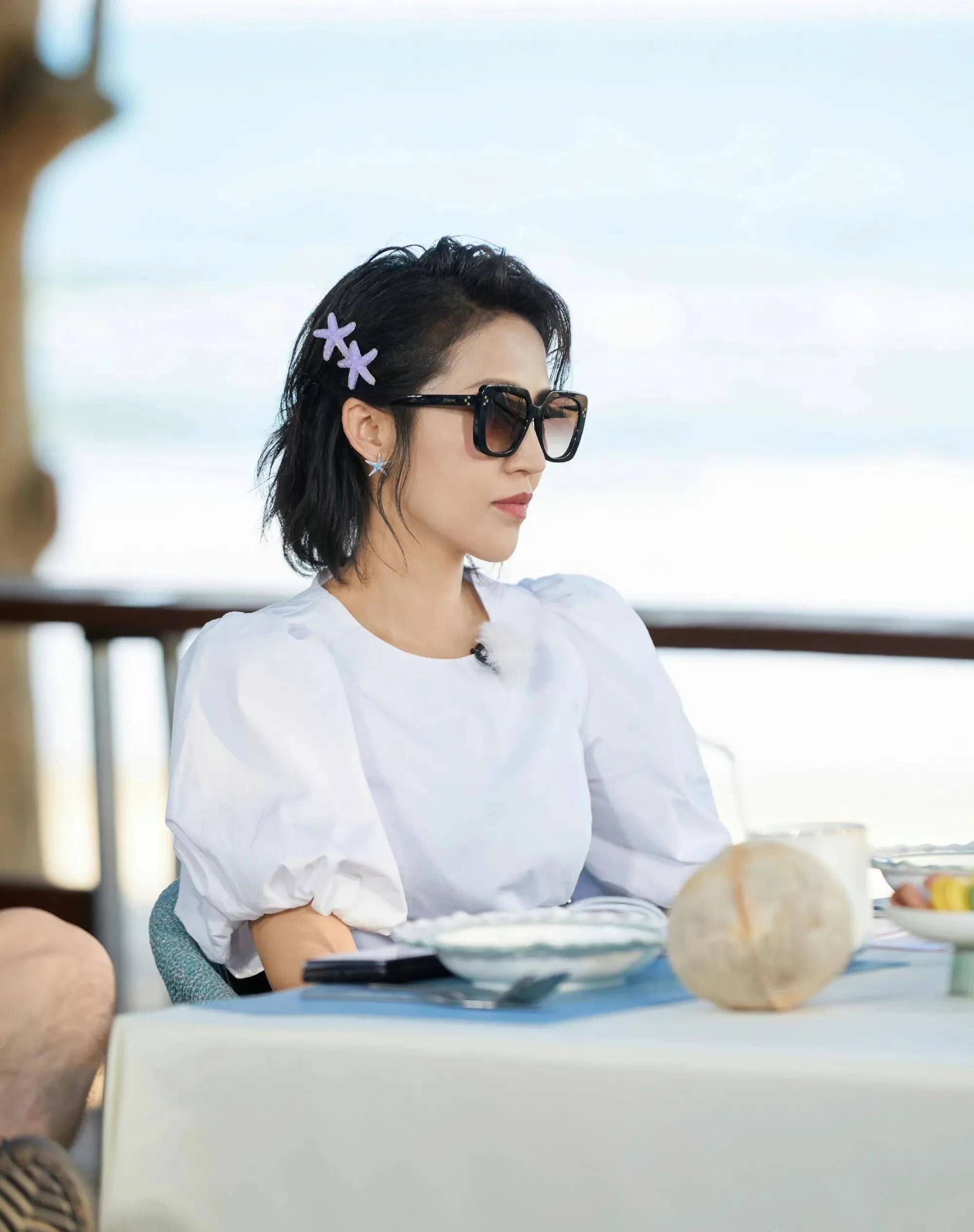 《妻子的浪漫旅行》鲍蕾对话鲍小蕾惹人泪目,乔恩艾伦搞笑争吵_艾伦直
