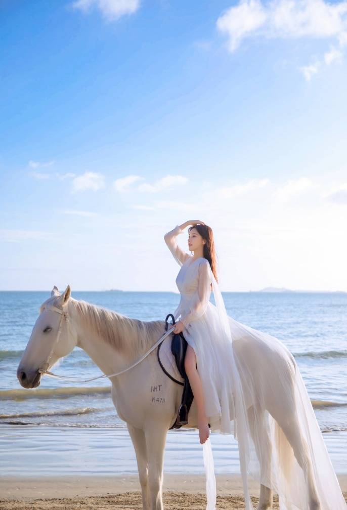 晒海滩骑马写真,携一抹晚霞送给你,唯美大片令你心动_照片_长裙_白色