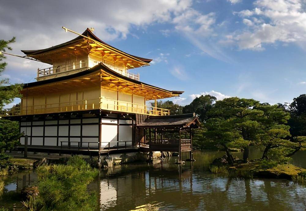 漫游日本,来到《聪明的一休》取景地-金阁寺,真的太美了_寺庙_动画