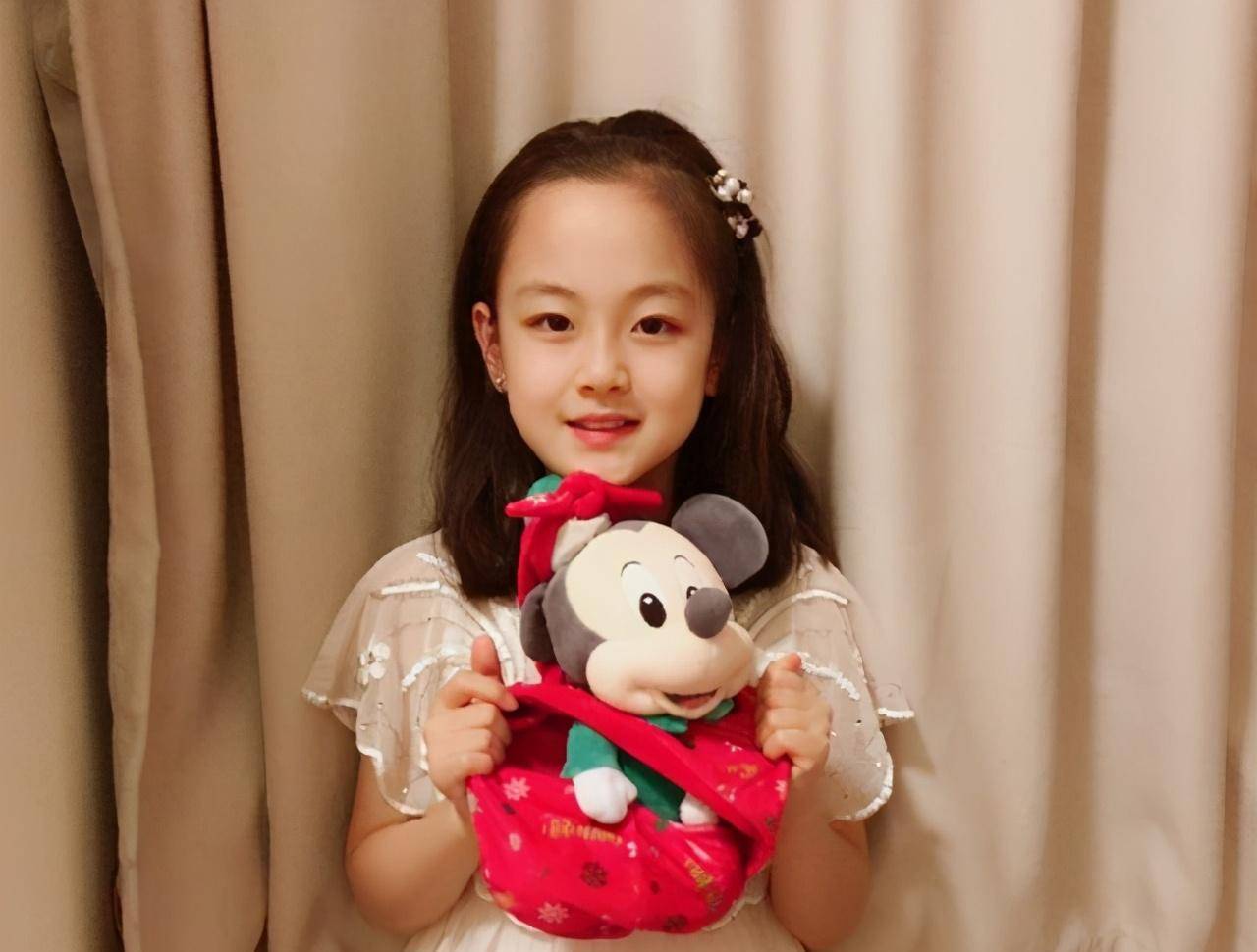 亮相,曾终结国乒8连冠,12岁女儿或超越伊藤美诚_刘国栋_刘奕涵_香港队