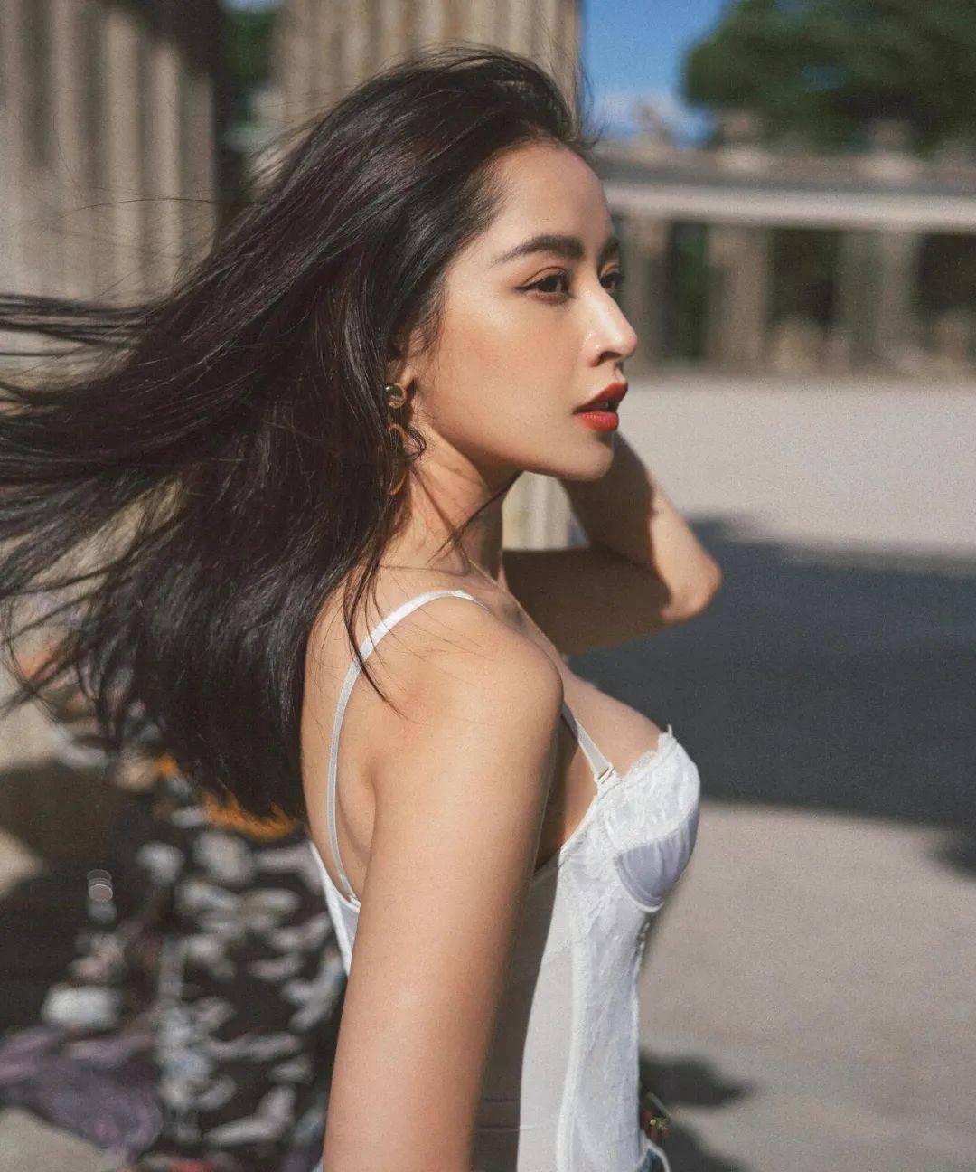 今日女神推荐:阮垂枝(艺名:"chi pu"芝芙),她是一位来自越南的顶级网