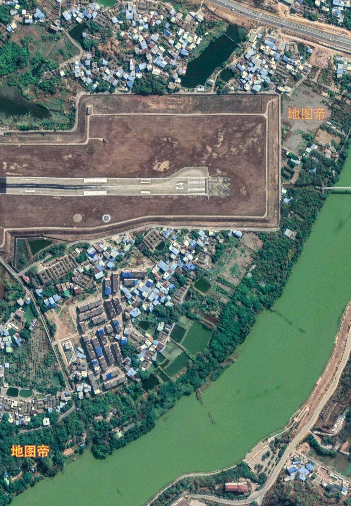 航拍梅州梅县机场,距离梅州市中心仅4公里,太近了_旅游_广东省_客家人
