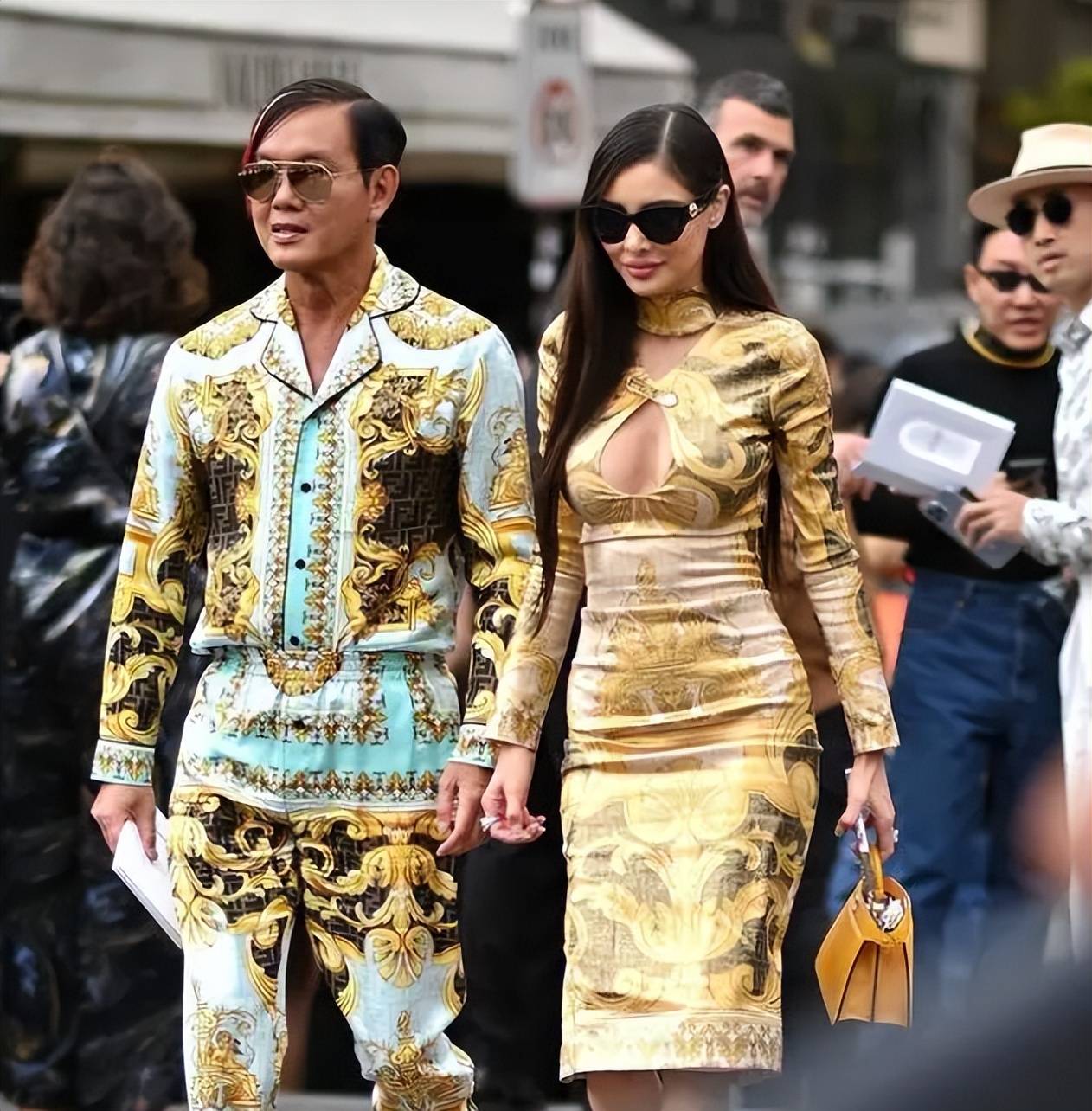 澳门又出现一个赌王,一口气买30台劳斯莱斯,还娶外国模特为妻_洪永时