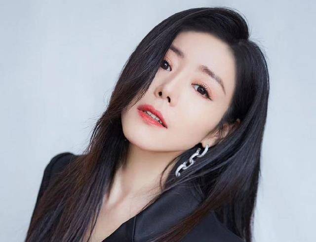 安又琪舞台失误泪崩,杜华不哄反揭人伤疤,网友忍不了开骂