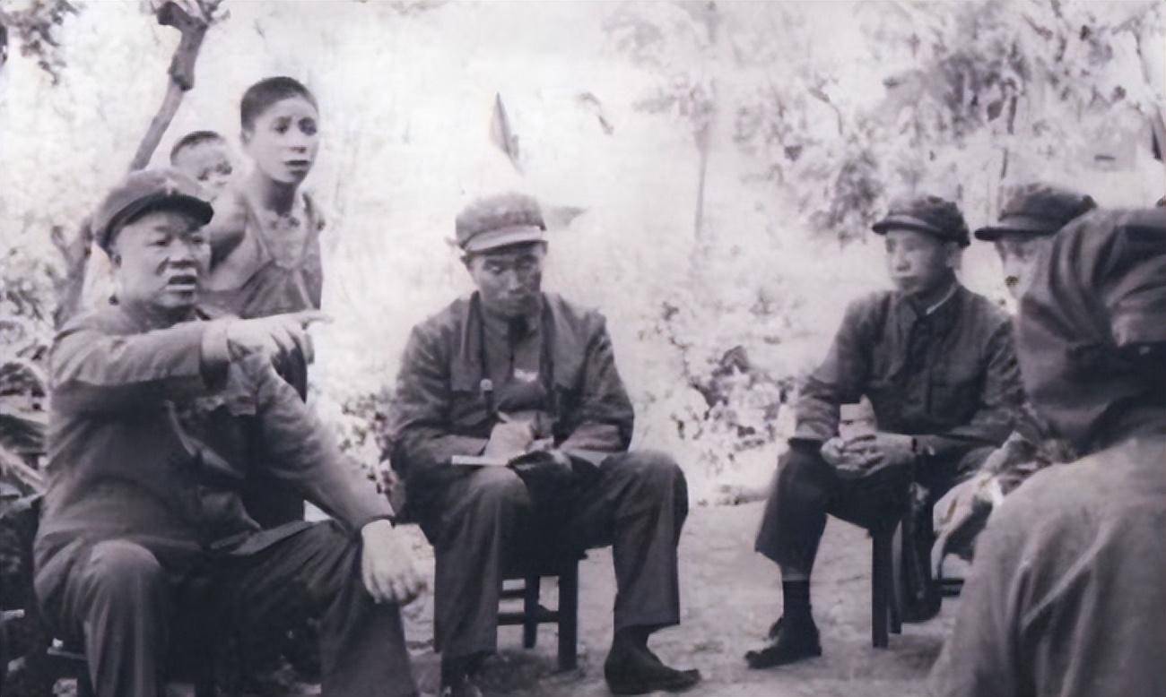 1955年授衔，韩先楚起初定为中将，毛主席却说：别忘了他在海南的贡献 - 知乎