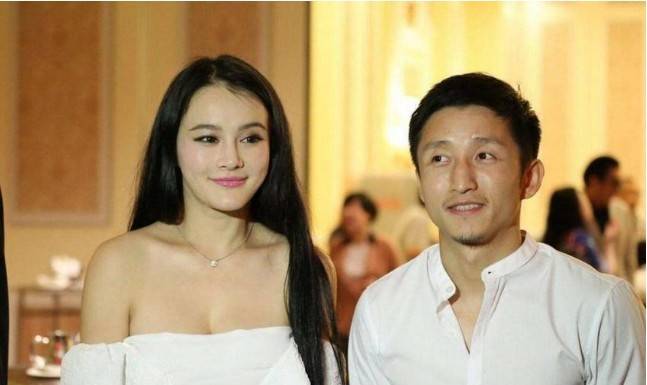 5天爱上拳王,一年被甩23次,今被宠成少女_邹市明_冉莹颖_爱情