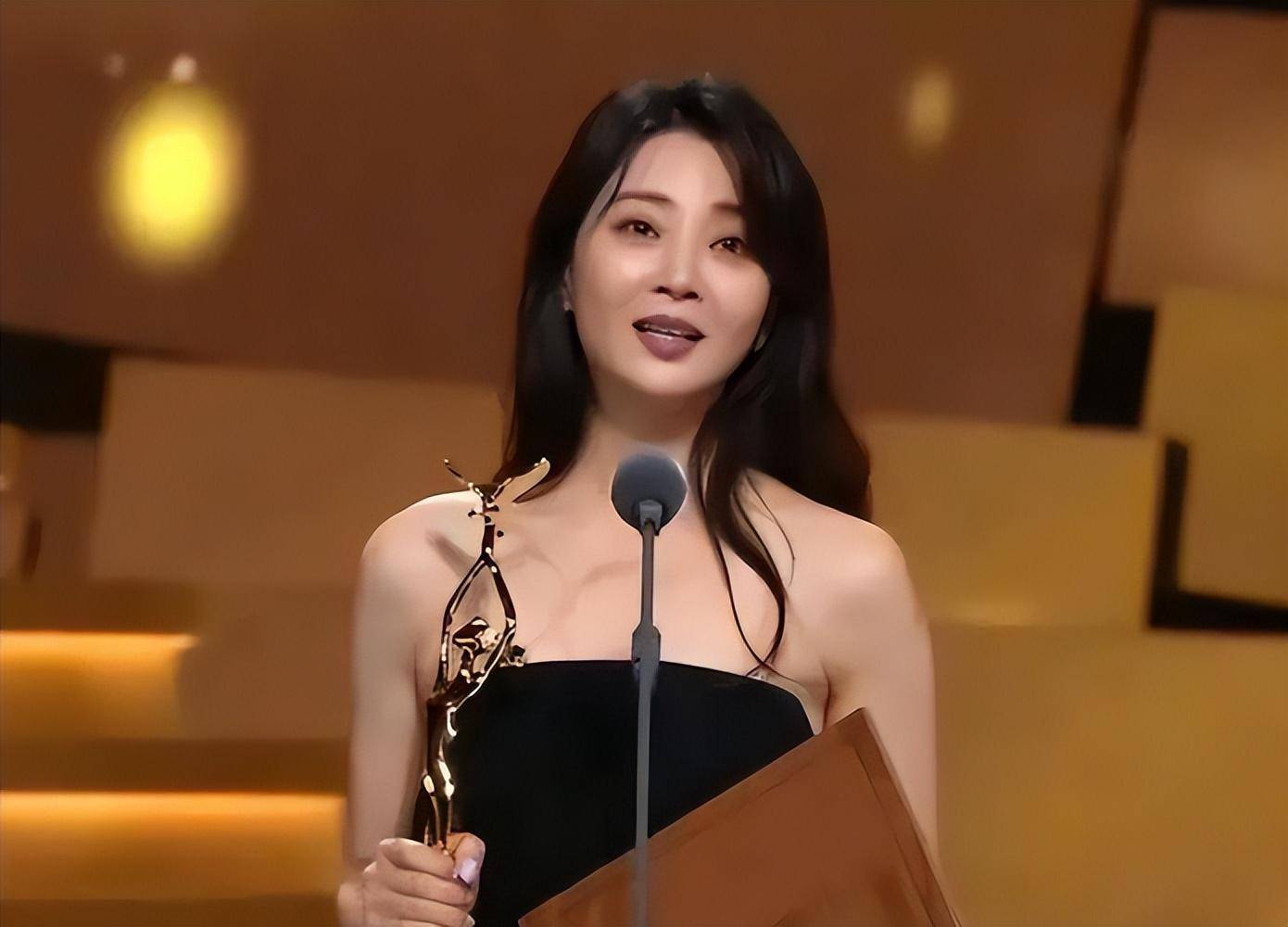 殷桃:终于被金鹰奖认可,证明实力不俗,甚至一句话成就张译_迪丽热巴