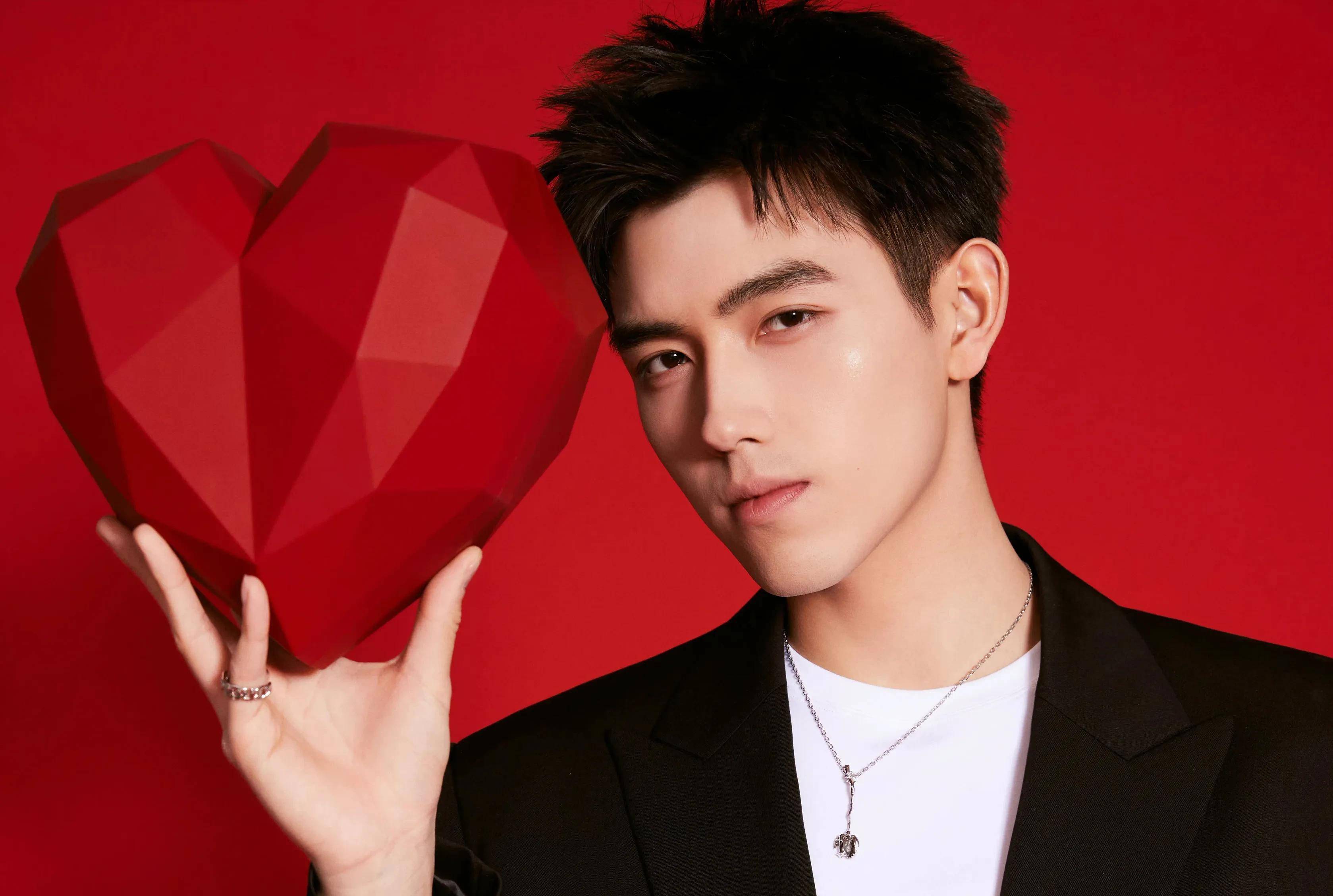 陈飞宇被曝私联已婚女网红,疑似女方老公卖两人床照给娱记爆料?