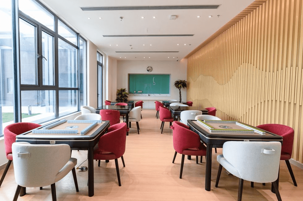 书画展厅,兴趣工坊,电子体验区,快乐直播间,书吧,电影院,棋牌室,健身