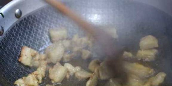 一斤半的猪肉，配上5元半斤辣椒，大姐吃了真尴尬(图3)
