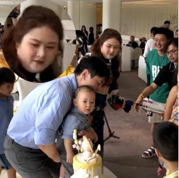 沈腾在会所与美女打暗号,清晨离开忙检查衣服,妻子产后发福严重_王琦