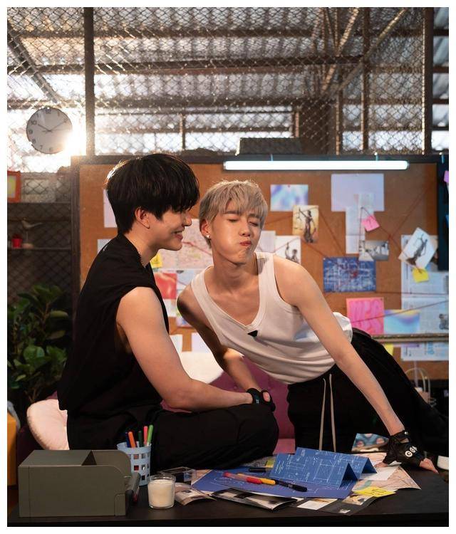 泰国两代男神浪漫邂逅:林祎凯ppkrit与吴翊歌mikeangelo新歌_偶像