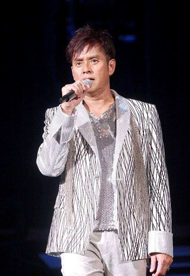 谭咏麟因为"面子"不得不唱的一首歌,没想到却火到今天_我心_专辑_深情