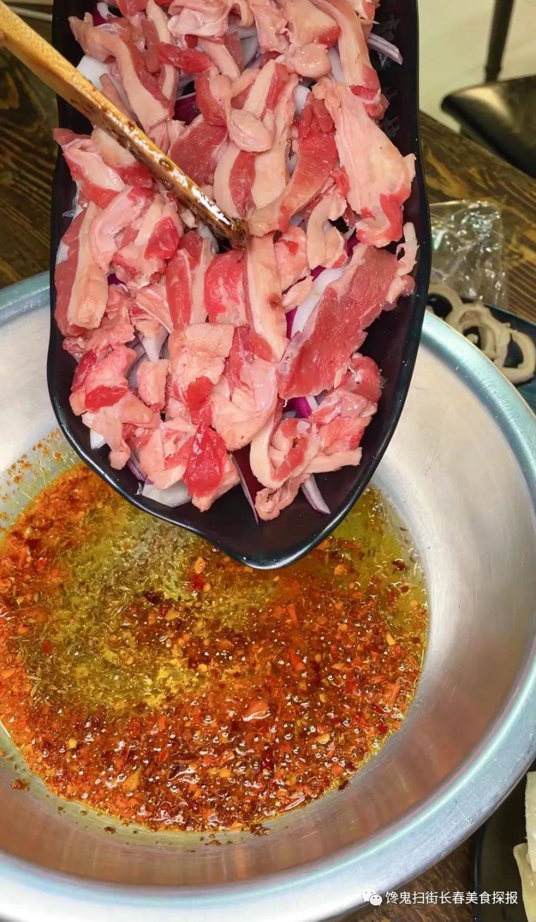 一层肉一层筋一层油外脊筋绝对算得上鬼哥最爱了