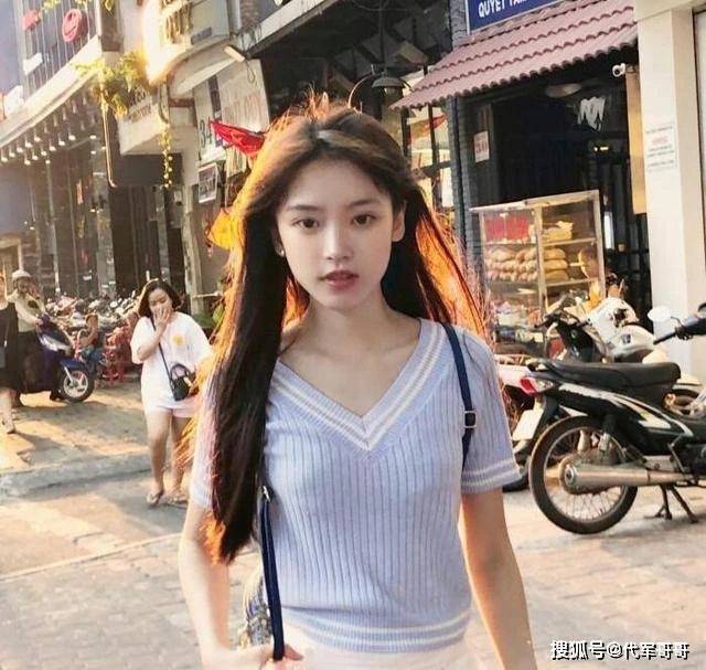 网红半藏森林:被称作"茶艺鼻祖",曾插足别人感情,如今与任胤蓬传恋情