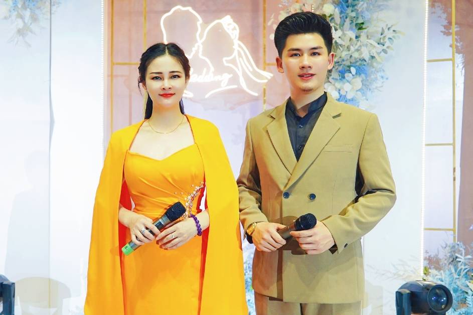 主持人培训:教你如何选择真正专业的主持机构_简介_因为_师资