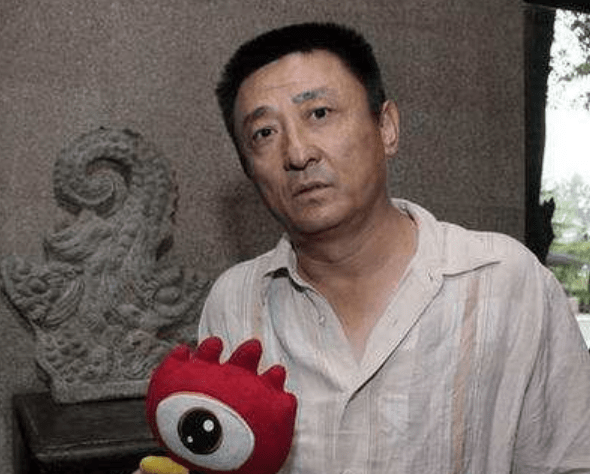 叶京有多牛？1997年，冯小刚拍戏急需坦克，找到叶京后马上就安排