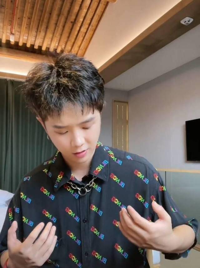 歌手郭聪明因病暂别音乐,刚与薛之谦合作,潘长江张檬为其鼓劲_镜头