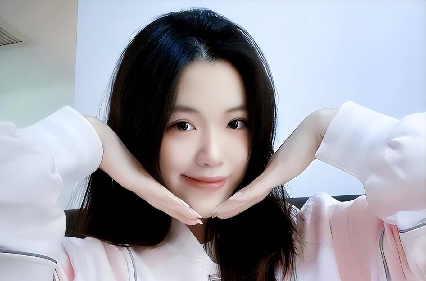 "双金女孩"杨倩:18岁上清华,20岁奥运夺冠,如今因穿衣惹争议_比赛