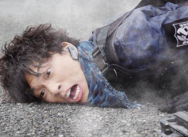 假面骑士01第11话解读:嘟嘟鸟进化刺杀明星甩锅01灭vs猛犸高达_玛吉亚