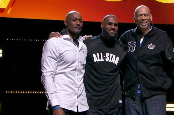 汗青时刻！NBA得分王前三位合影纪念，全明星官方致敬詹姆斯