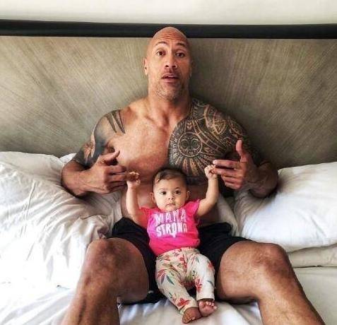 有种遗传叫"强森之女",本以为是个大老粗,没想到是个芭比娃娃