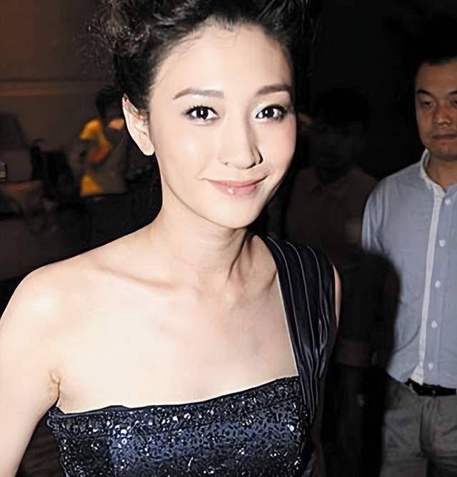 小雪花問李小冉上戲好還是北電好李小冉的回答引全場大笑_李洛依_日子