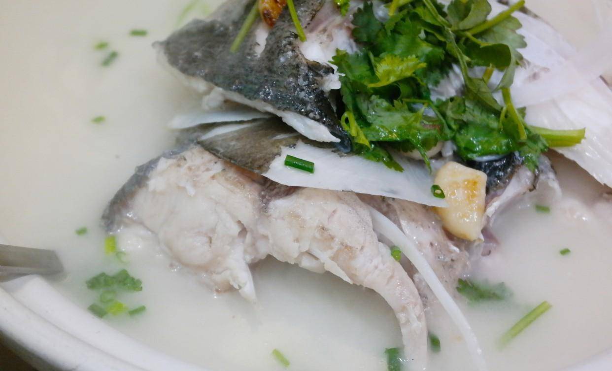 到信阳觅食到了南湾鱼,这道"清明菜"土鸡蛋炒地菜也大受好评!