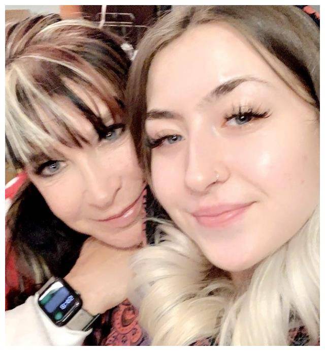 66岁动作女星罗芙洛近况,化浓妆变化大!