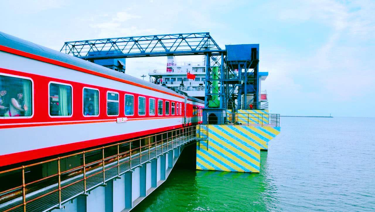 三亚—北京西z202次,票价硬卧733元,硬座436元.