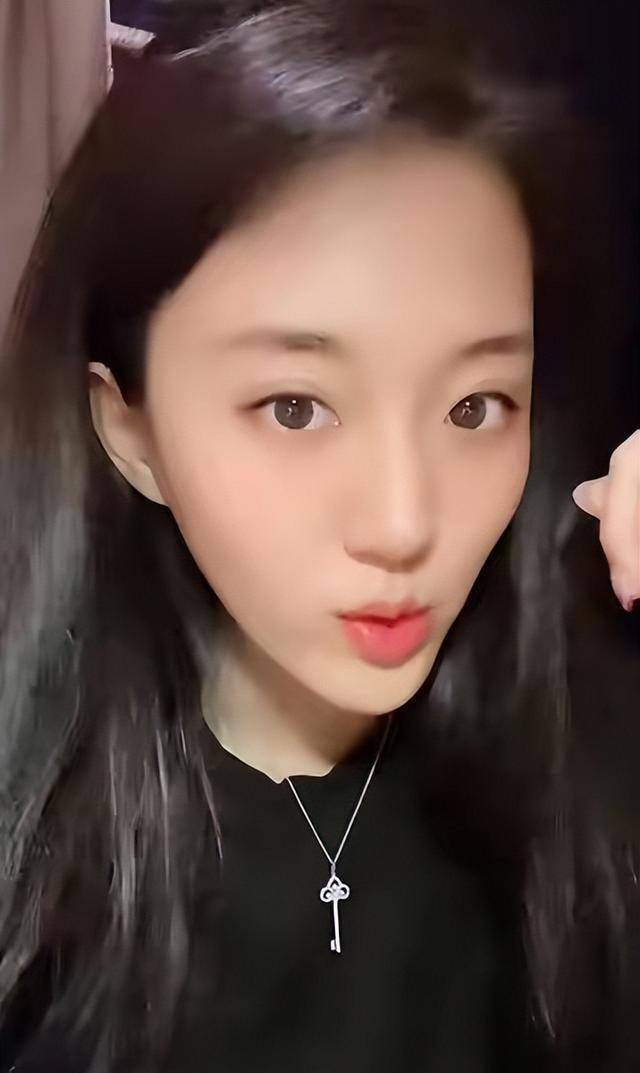 徐梦迪:著名女演员闫学晶儿媳妇,嫁星二代老公林傲霏孕妇照惊艳_婚礼