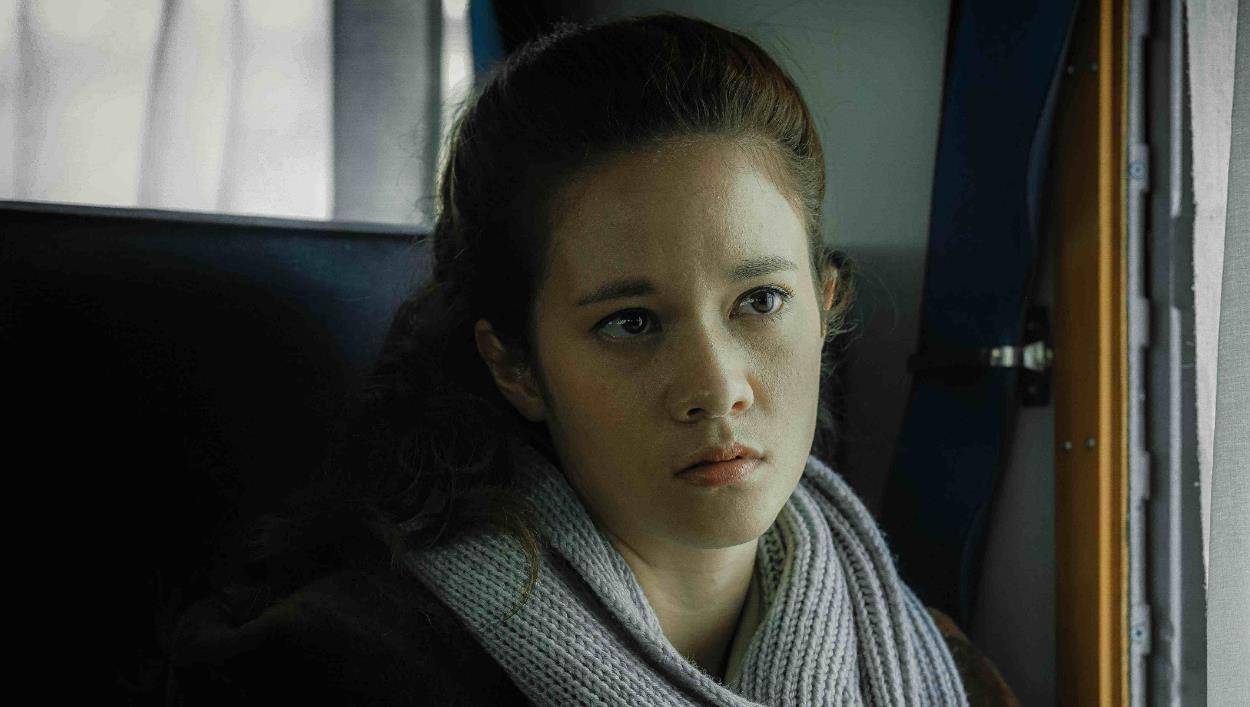 临时加价错失《战狼2》,意外成就卢靖姗,主演《八佰》又引争议_徐嘉雯