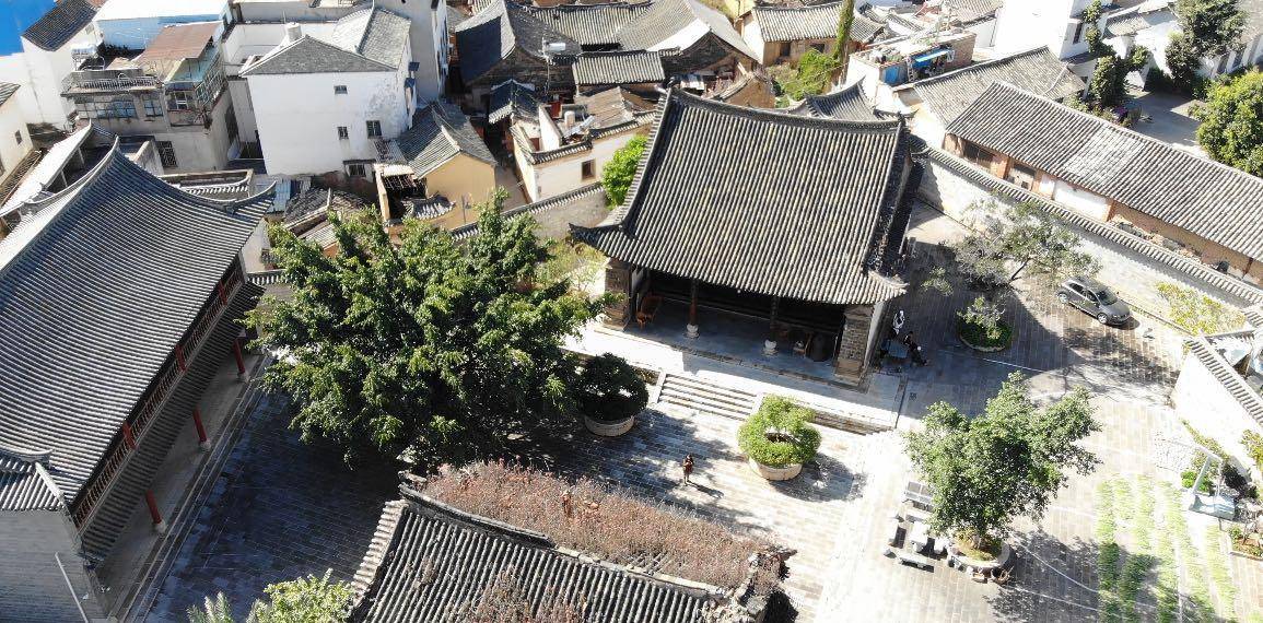 雲南古老的清真寺,始建於元代,寺內一座危房鮮花盛放成網紅景點_建築