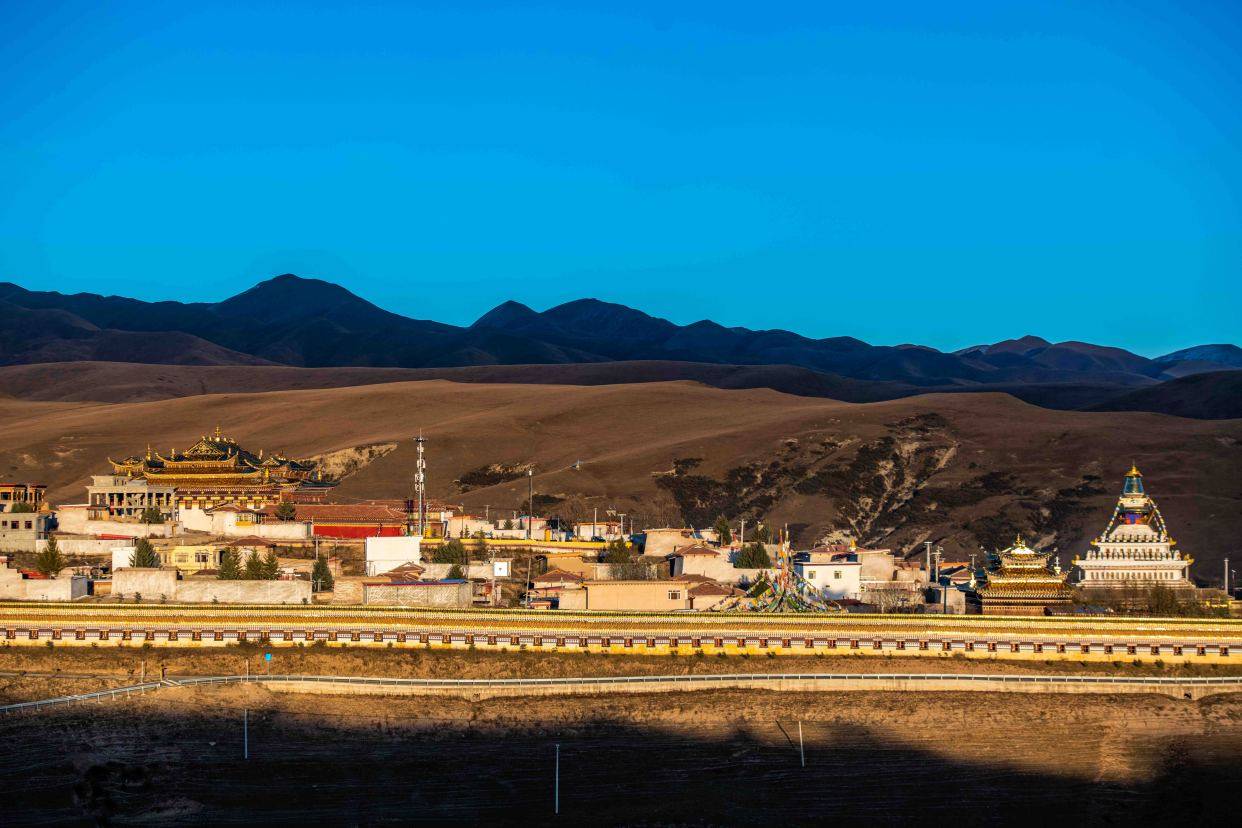 国内最大雍仲本教寺院,被称为神秘天堂,有千年历史,超适合拍摄_阿坝
