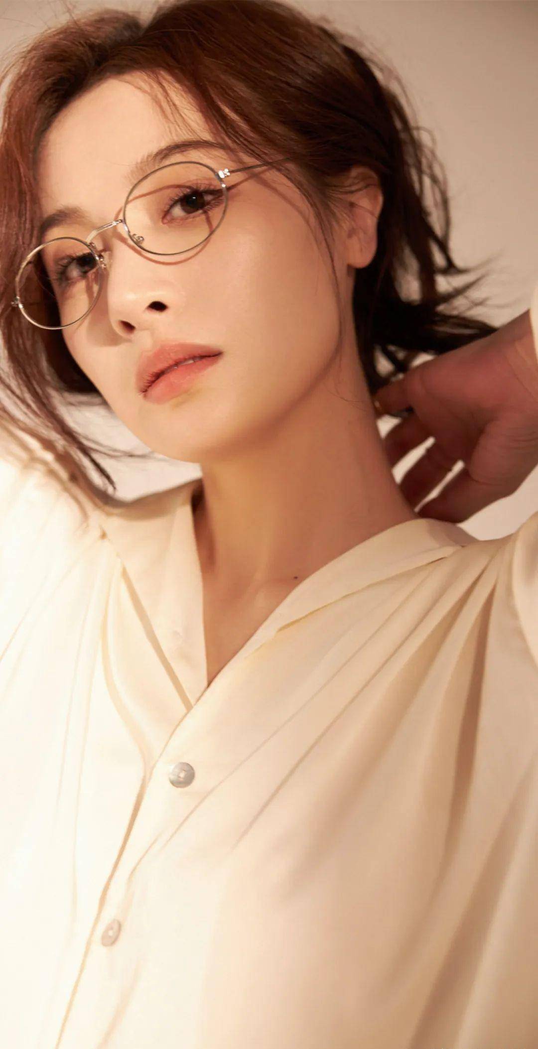 从5岁到30岁,隆妮的出现,弥补了温州女明星的缺憾