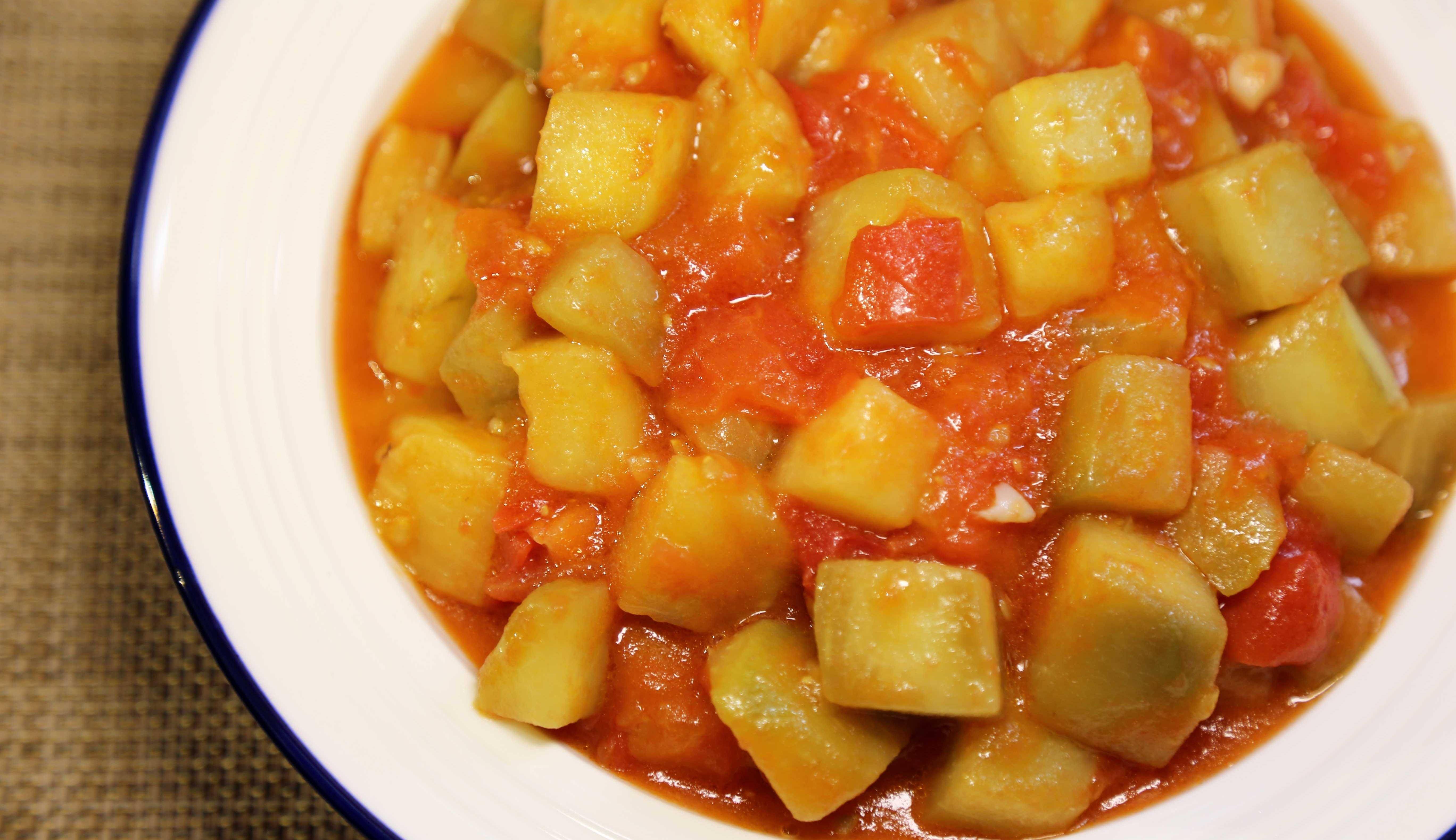 今天吃西红柿炒茄丁!下饭拌面都好吃,连汤汁都不剩哟_茄子_备用_自然