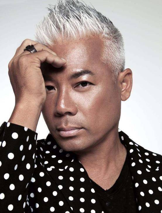 其后,1985年,吴启贤推出首张个人国语专辑《心情》