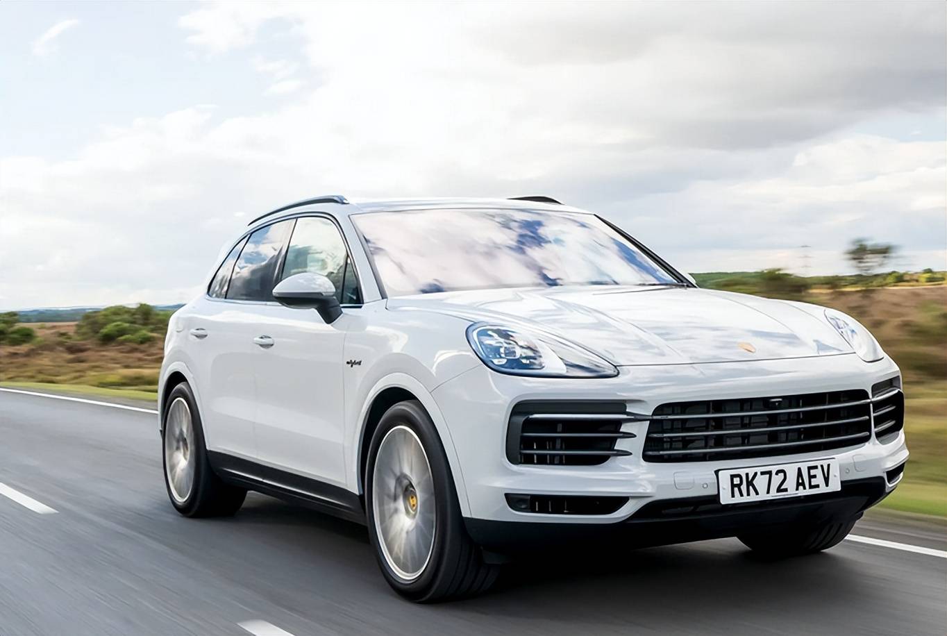 保时捷cayenne新能源零百加速5.