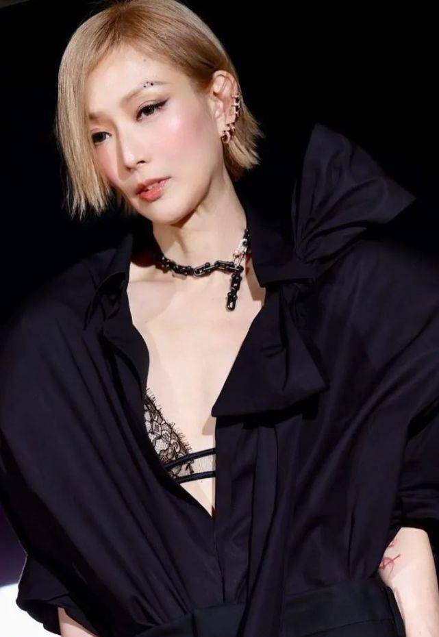 郑秀文&hailey剪完短发大变样_发型_造型_弧度