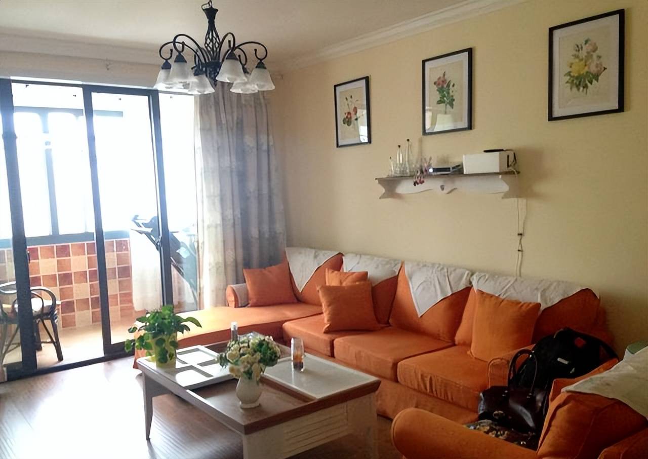 95平三居室,装修时尚不显拥挤,小麦色墙壁倍感温馨_空间_的设计_收纳