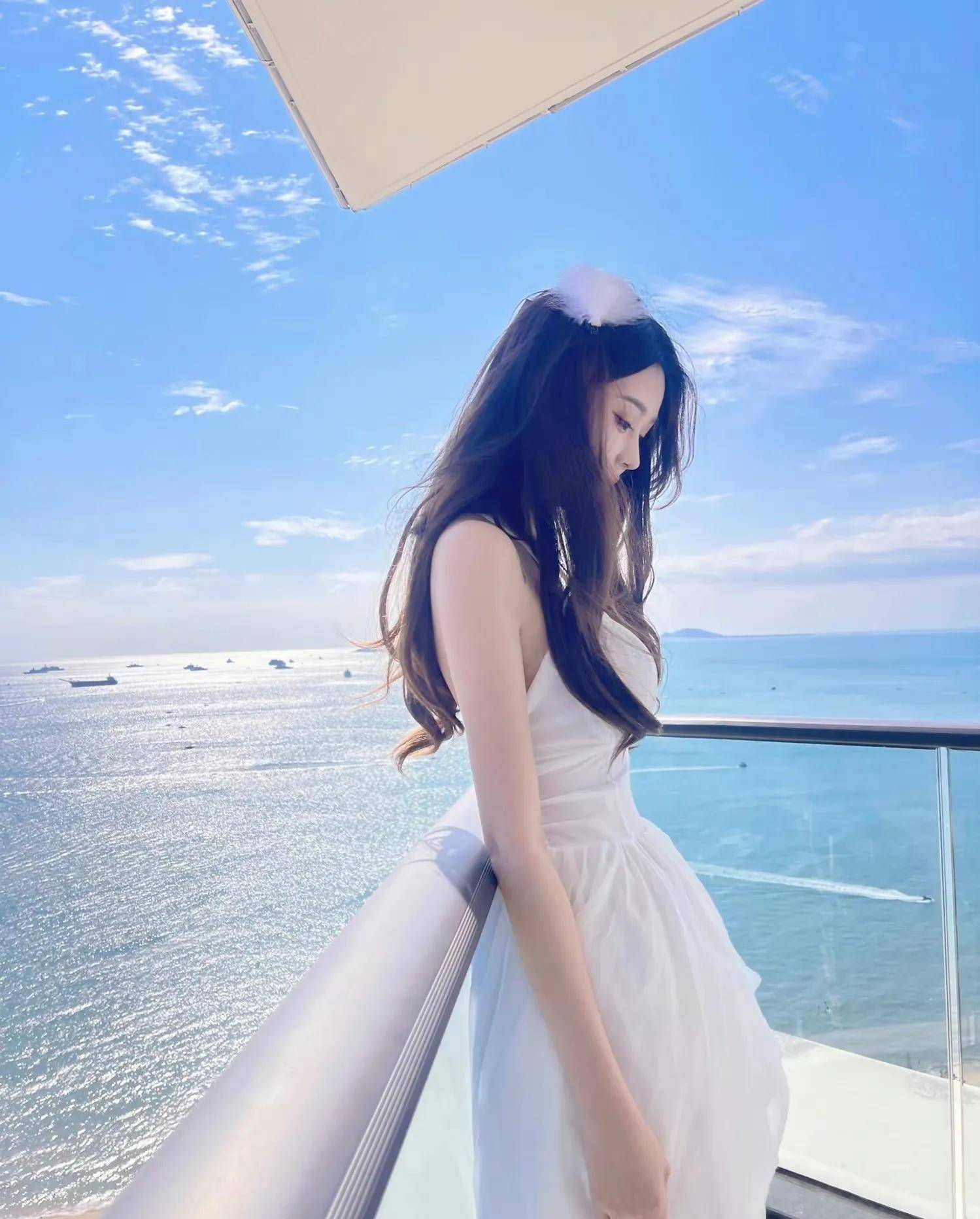 细究那些烈焰红唇,清丽优雅女孩们的穿搭技巧_显得_长裙_颜色