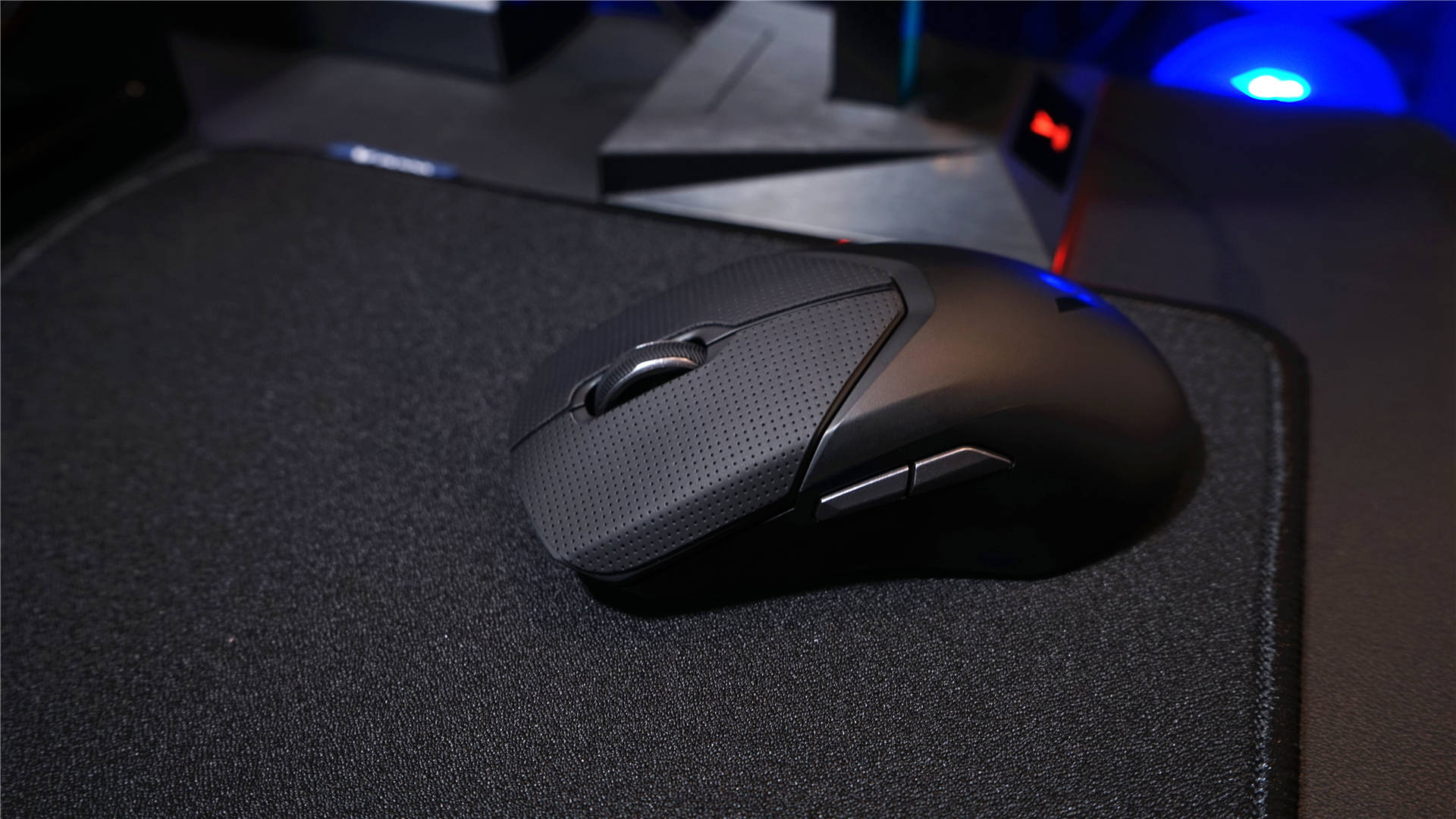 78克超轻重量,原相3399引擎 雷柏vt9无线游戏鼠标使用体验_设计_充电