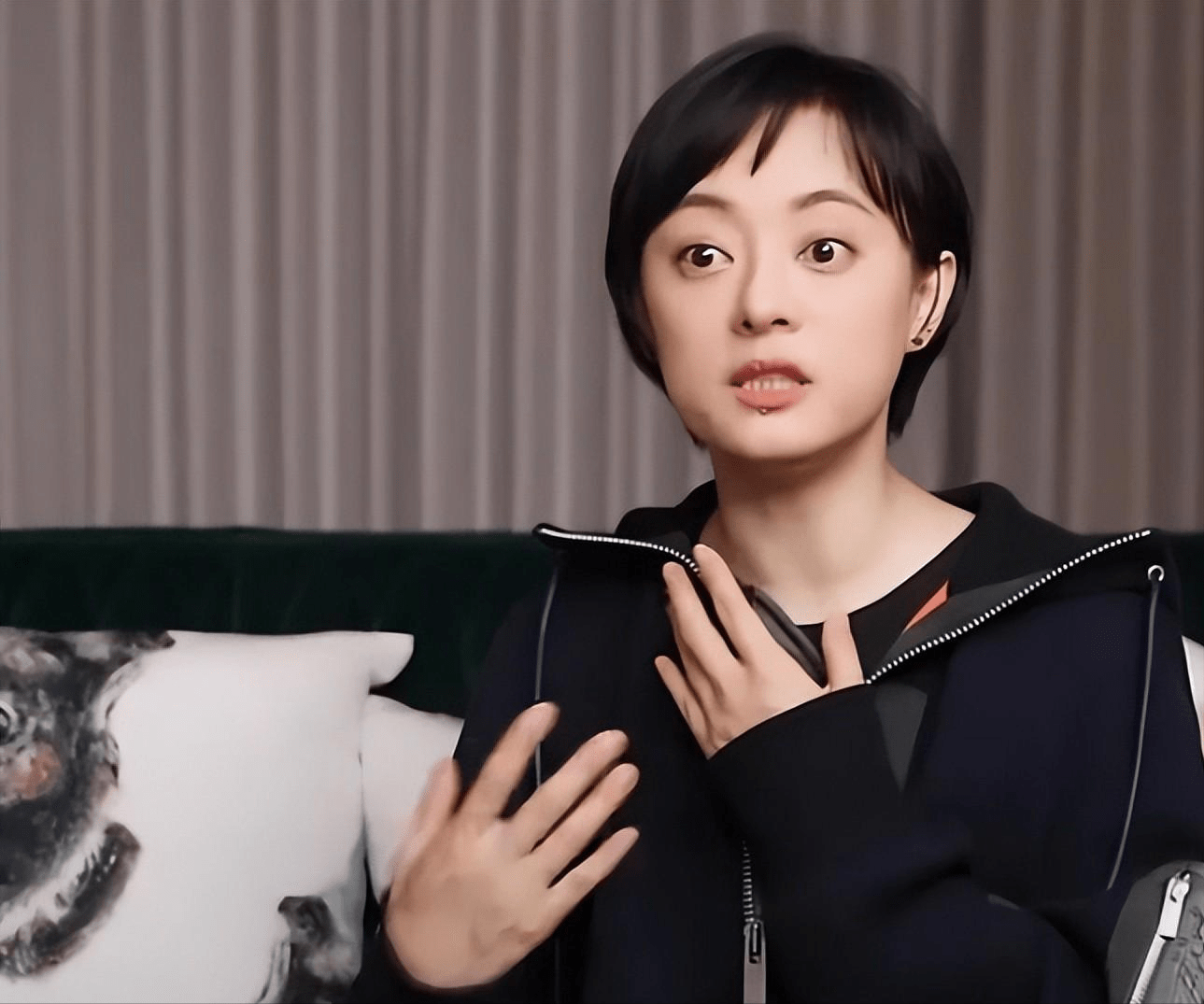 人到中年,越长越凶,孙俪眼凸犀利,古天乐神似三星堆,都不好惹_梅婷