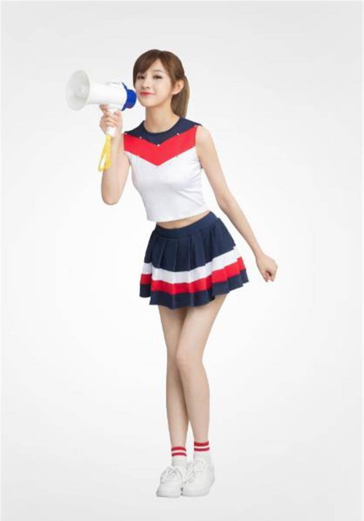 曾在18岁走秀时泳裤掉落,却淡定走完全场,霸气回应:谁爱看谁看_马凡舒