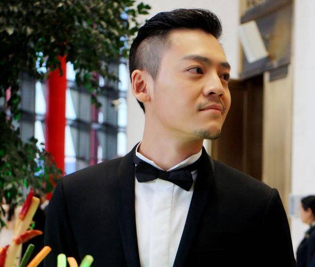 却因离婚"倾家荡产",如今儿子为他挣足面子_王紫逸_父亲_实力