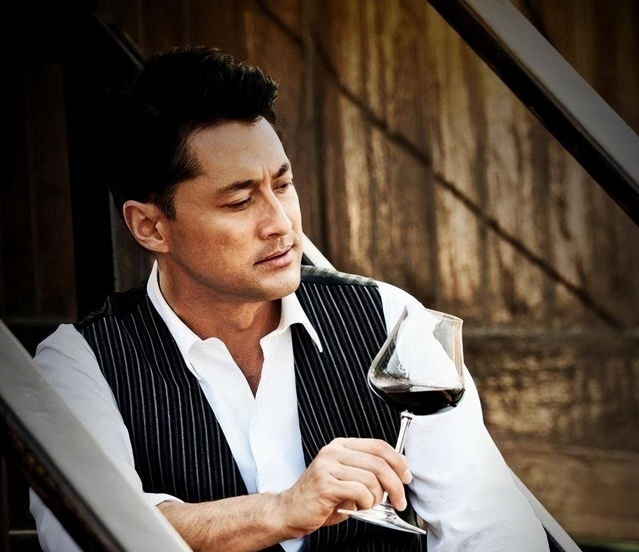 《毒舌律师》王敏德,3兄弟天生招女人喜欢,从影半生却各有归途_合作